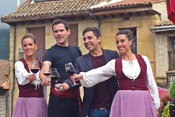 vendimia-danza-brindis