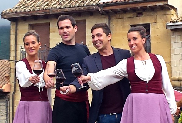 vendimia-danza-brindis
