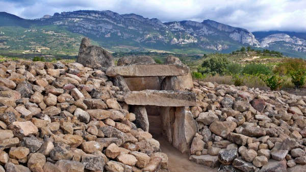 K-Toño Frade: "Rioja Alavesa: da y extiende tu fruto por el mundo" Dolmen de Villabuena
