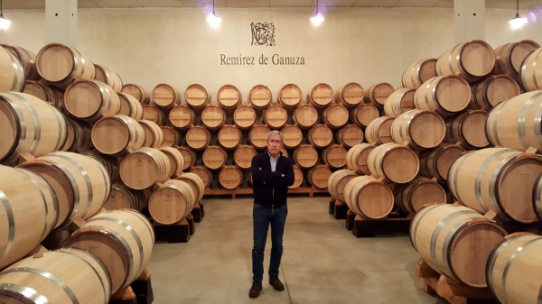 Remirez-dentro-Bodega