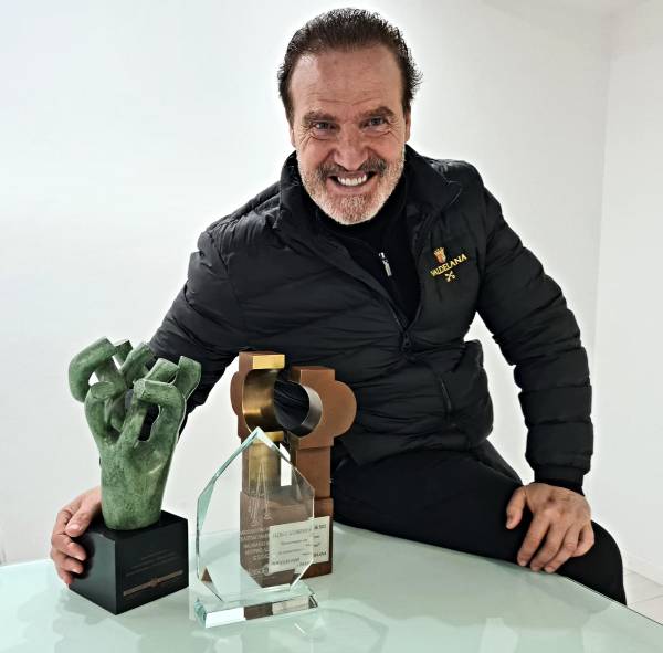 Abraza-Premios