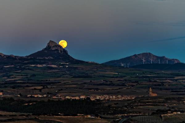 LUNA-LUNAA