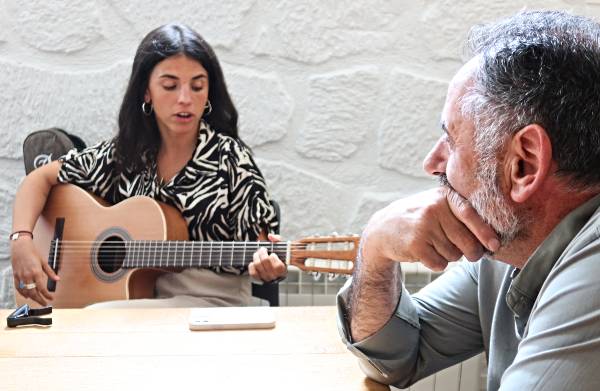 Vino y música con Paula Blanco