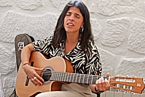 Vino y música con Paula Blanco