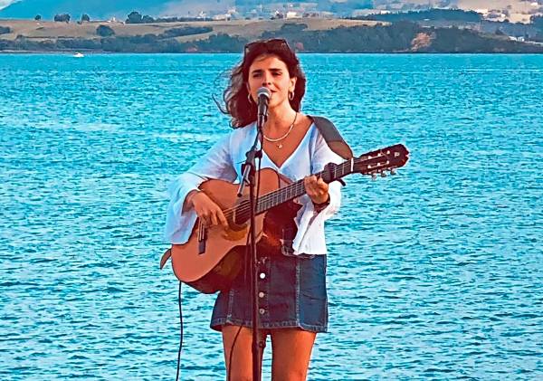 Vino y música con Paula Blanco